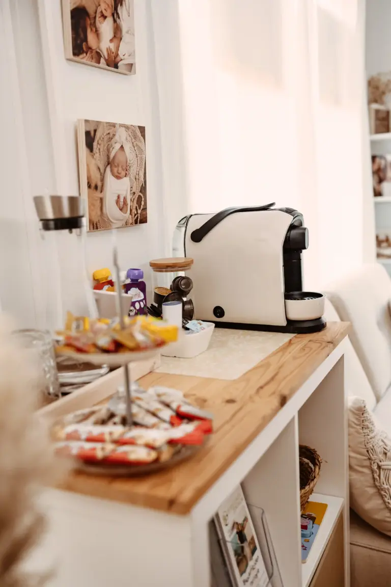 Bild Snacks Bauchkribbeln Fotografie Jessica Uhlhorn Fotografin in Hamburg Norderstedt für Familienfotos und Babybilder